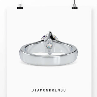 Round diamond solitaire engagement ring crafted for everyday beauty.
