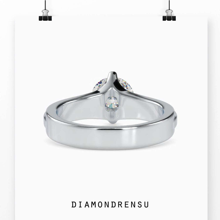 Round diamond solitaire engagement ring crafted for everyday beauty.
