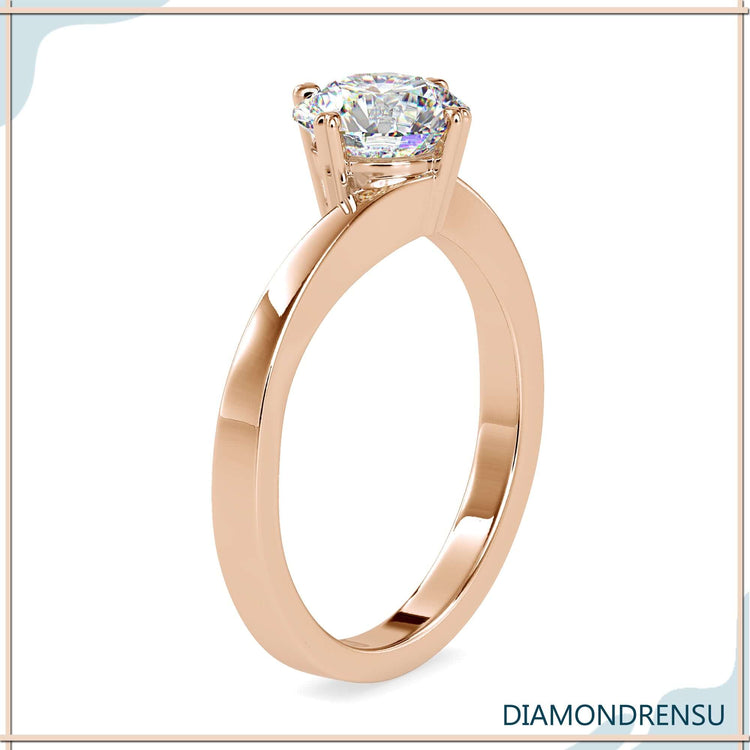 Beautiful ladies solitaire diamond ring in a handmade design with lab grown diamond.