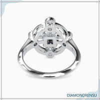 Vintage ring with 2 carat princess cut diamond in rose gold
