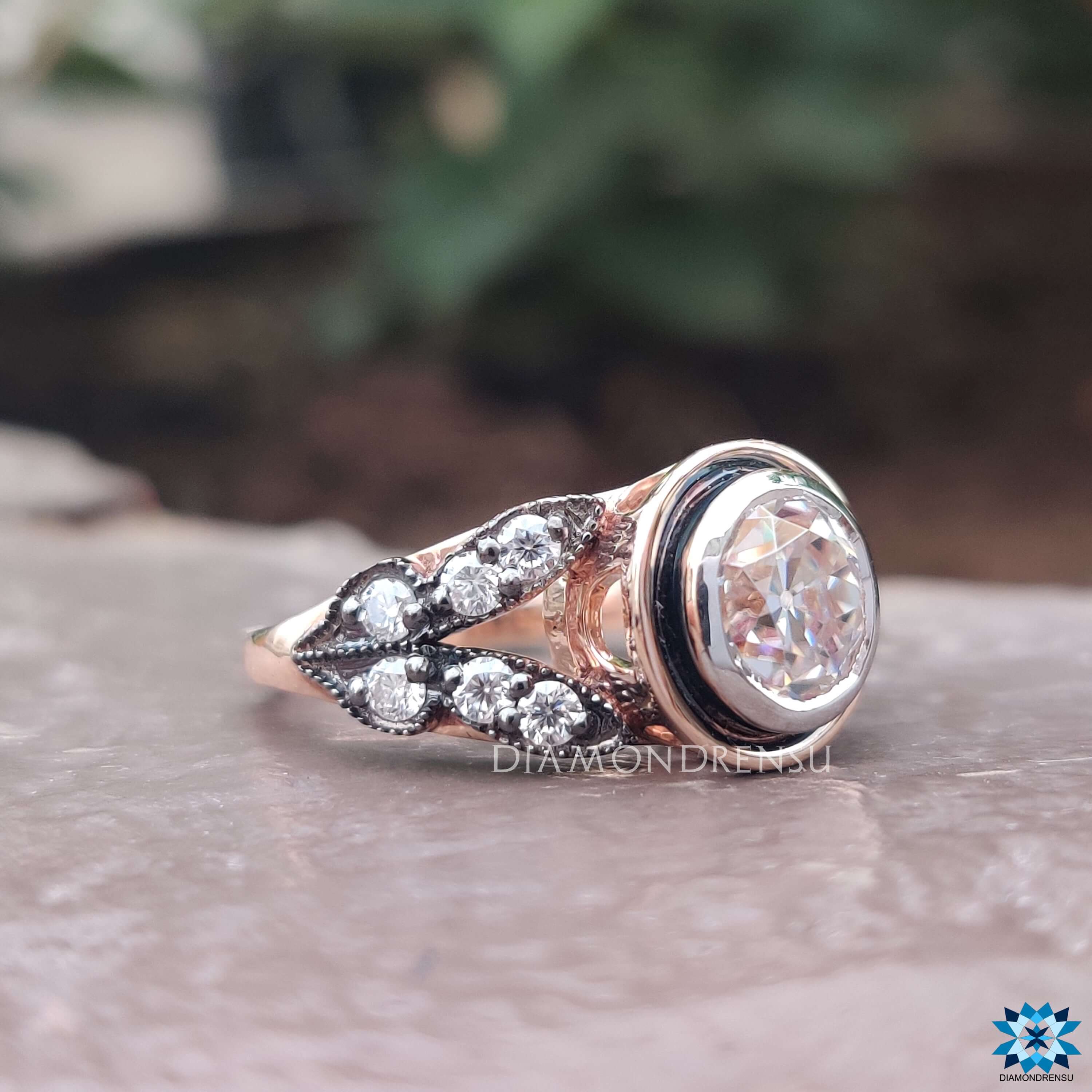 vintage halo engagement ring - diamondrensu