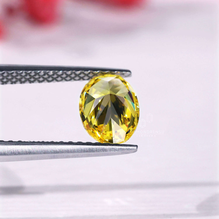 High-quality lab grown diamond loose stone oval cut.
