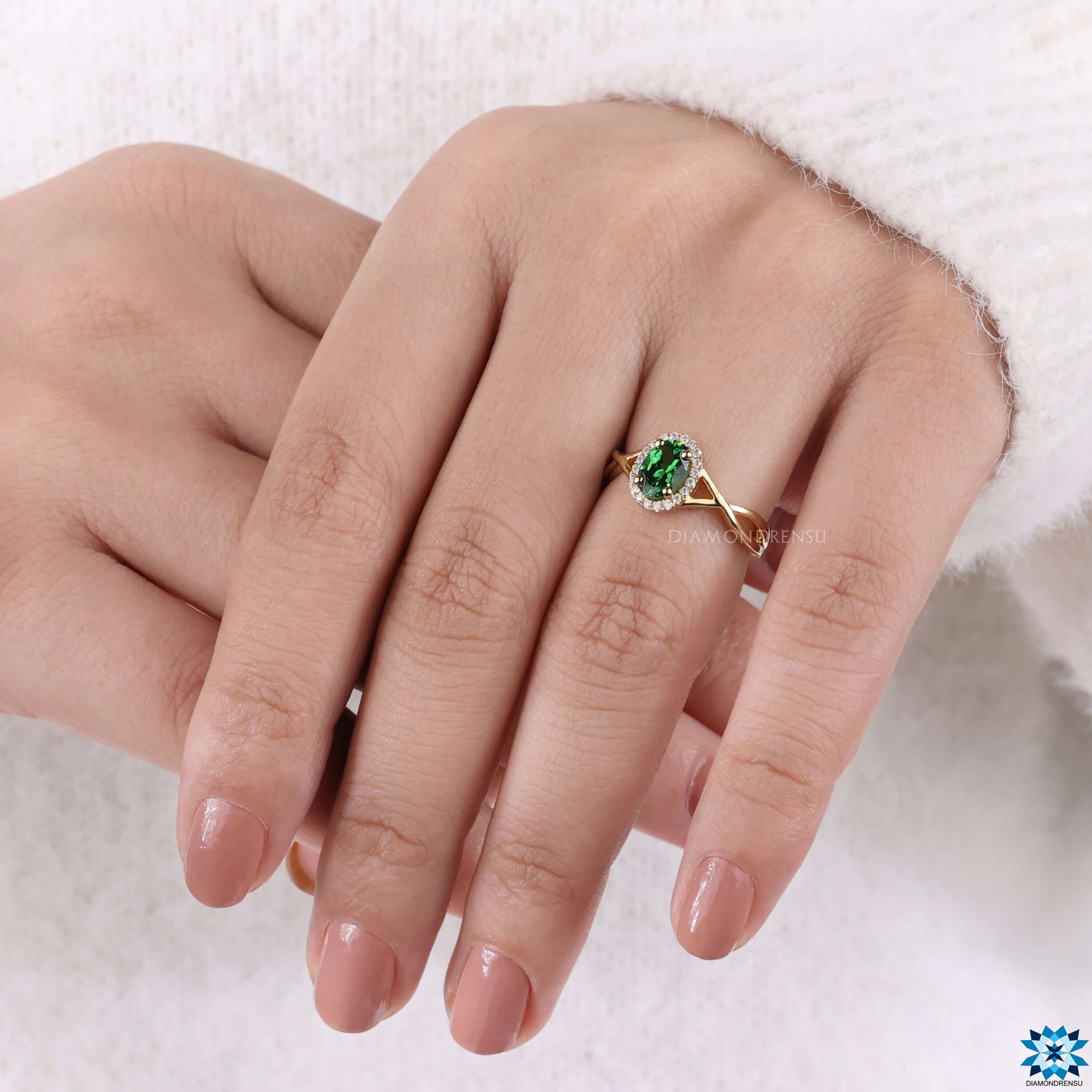 oval engagement ring - diamondrensu