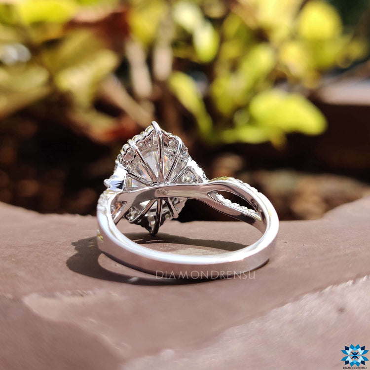 oval cut engagement ring - diamondrensu