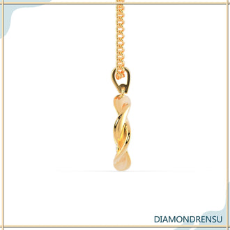 Circle pendants provide timeless, simple beauty and elegance.
