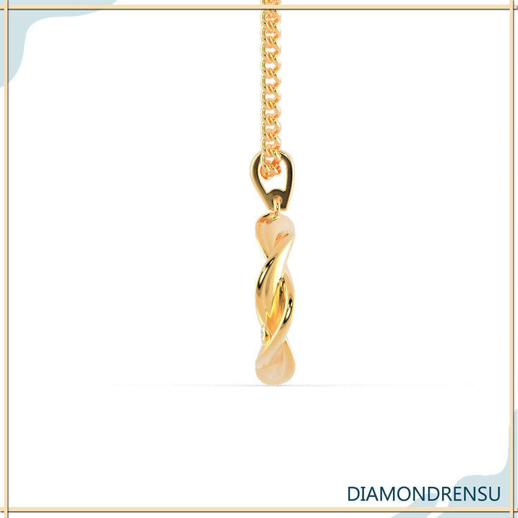 Circle pendants provide timeless, simple beauty and elegance.
