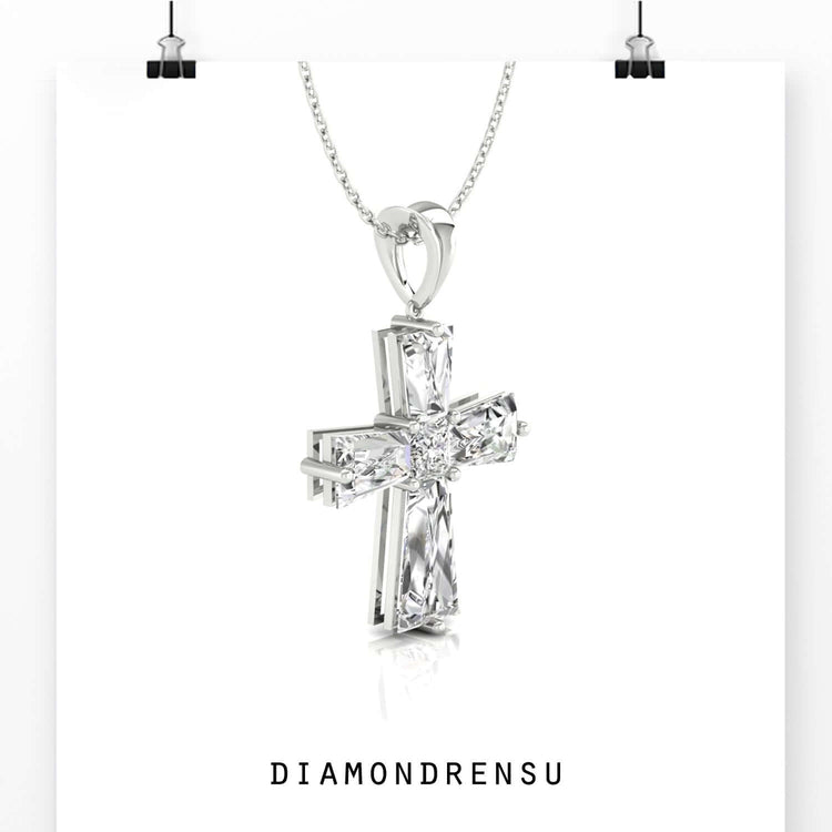 A princess cut pendant provides a clean, modern design.
