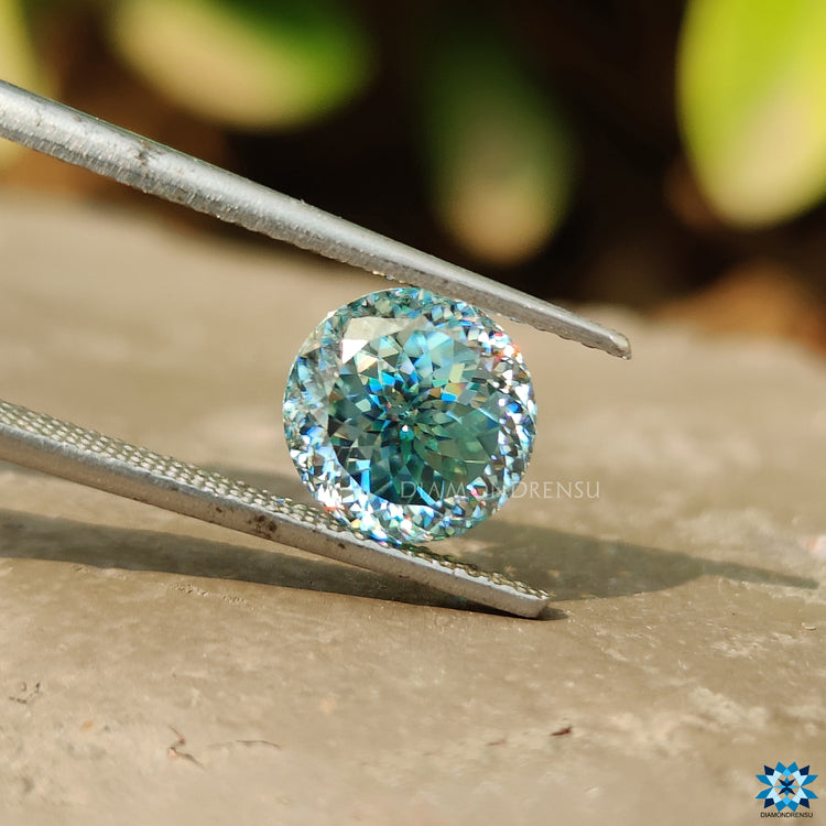 Round Portuguese moissanite cut featured for custom orders.
