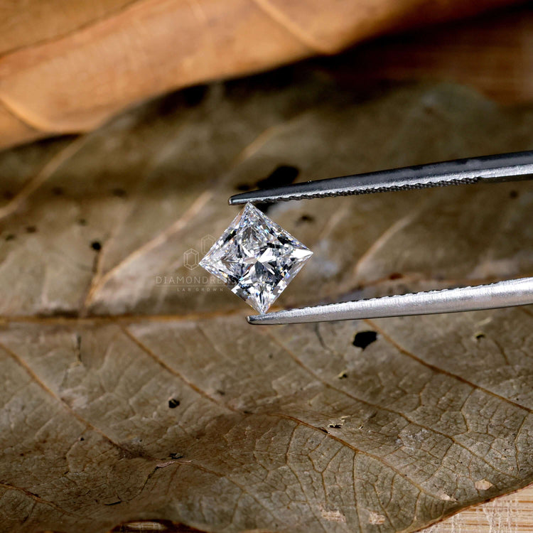 IGI certified loose diamond shaped as princess cut diamond.
