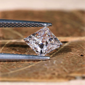 This princess diamond cut is IGI certified and lab grown.
