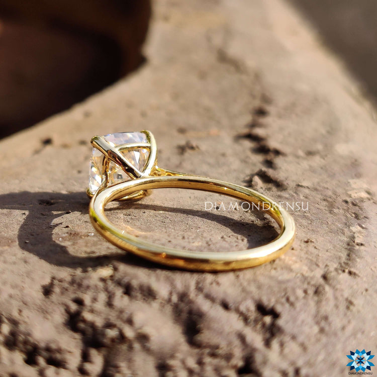 A finely crafted cushion ring ideal for classic elegance.
