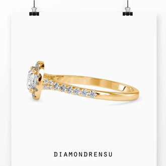 Round halo ring featuring dazzling diamonds for a timeless design.
