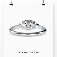 Round diamond engagement ring in a classic 4 prong setting, white gold
