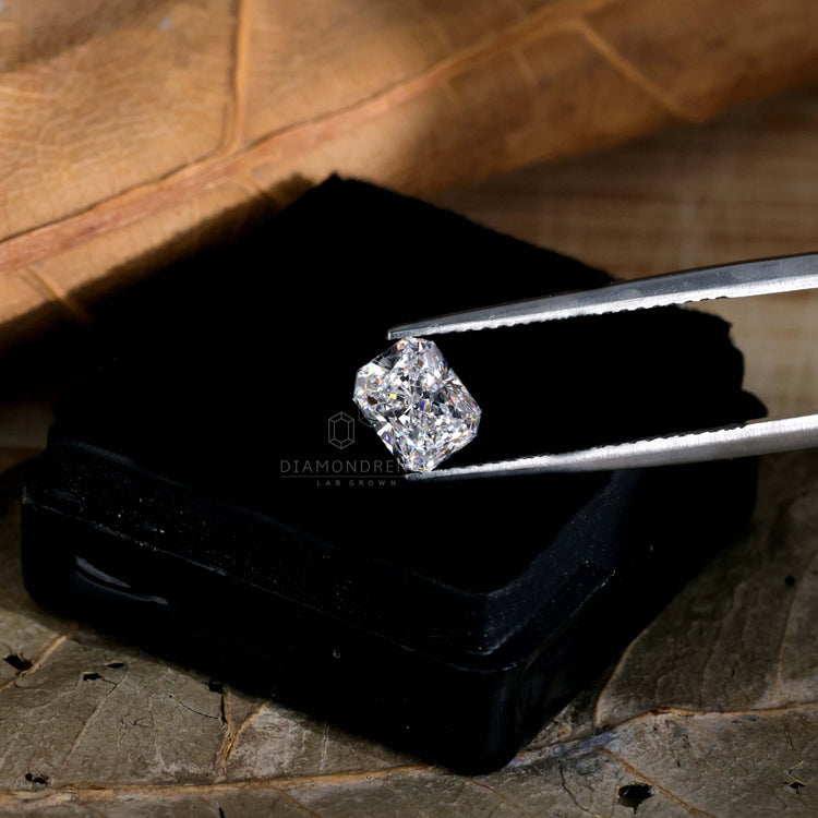 Radiant cut lab grown diamond with IGI certified quality.

