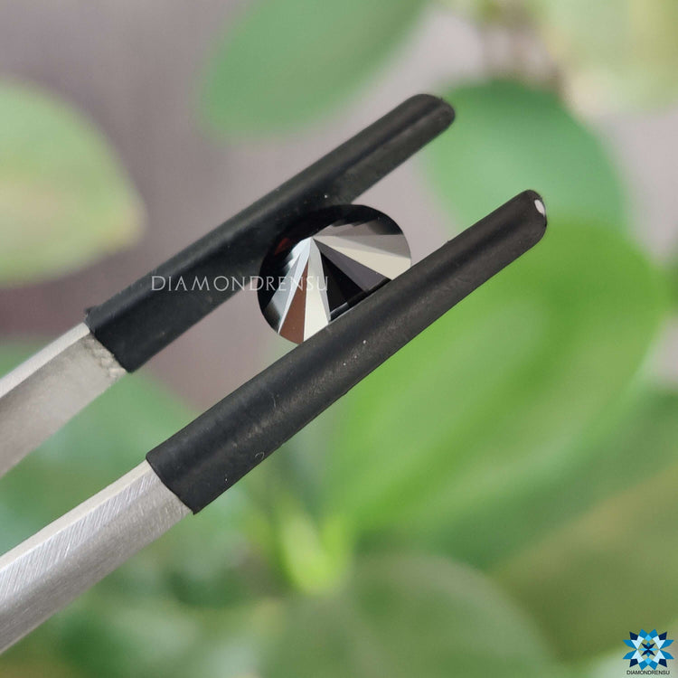 Moissanite round cut sparkling with loose moissanite stone.
