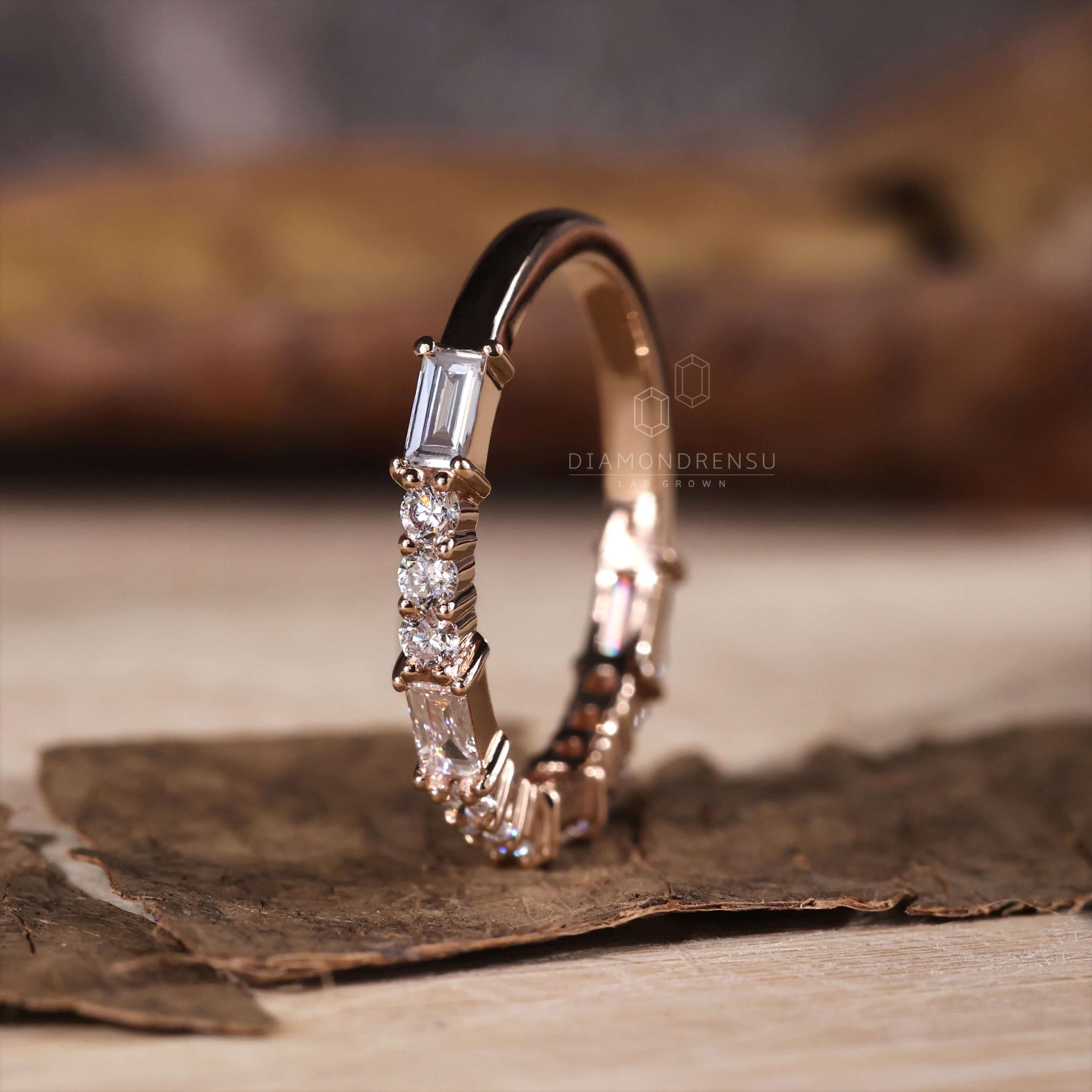 baguette and round cut diamond band