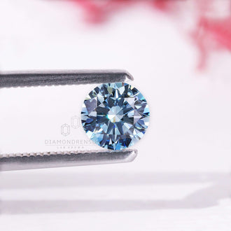 Blue diamond round cut is lab grown and perfect for fine jewelry.
