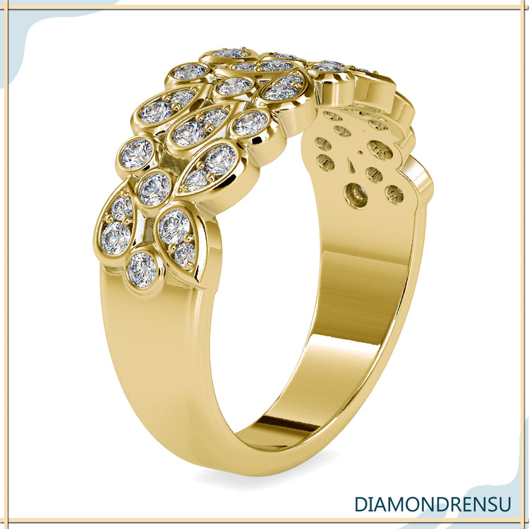 Half eternity wedding band with a brilliant cut diamond in a bezel setting.
