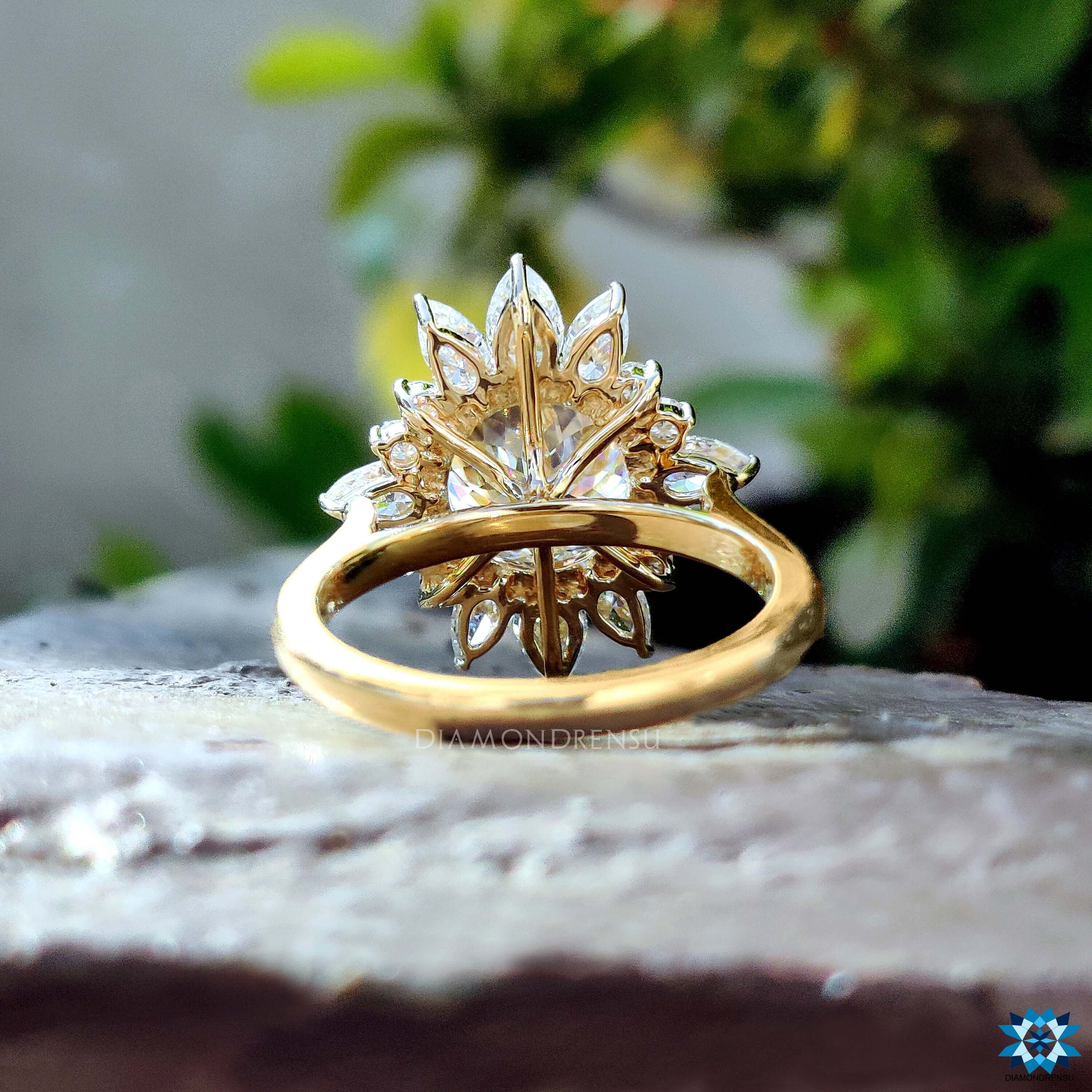 Maple Leaf Diamonds® Princess-Cut Halo Engagement Ring