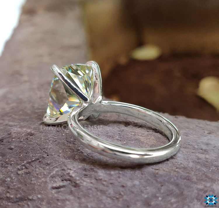 Cushion Cut Moissanite in a refined design for a modern look.
