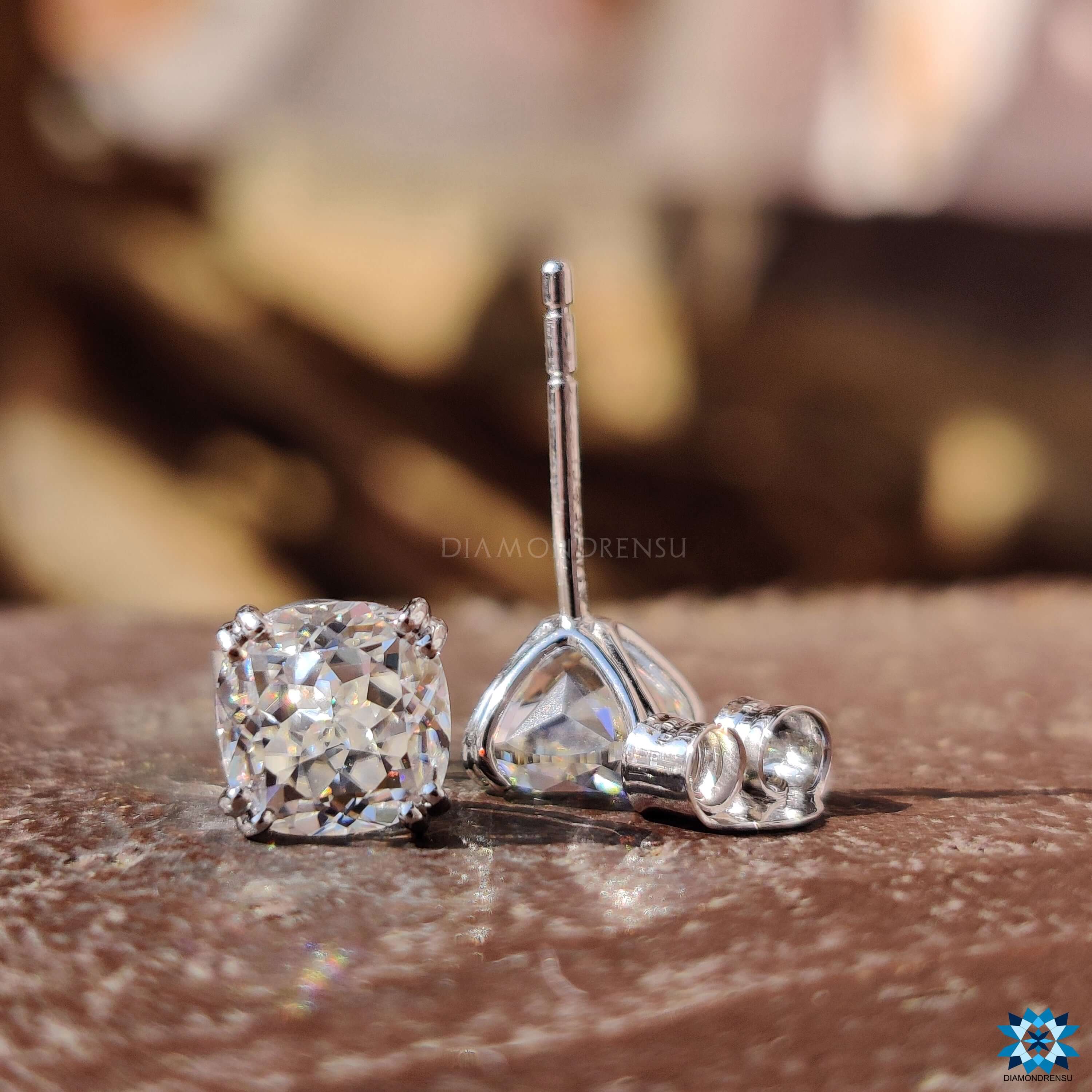 stud earrings - diamondrensu