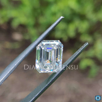 Step cut moissanite featured in this product.