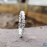 Stylish wedding band for women featuring high-quality moissanite stones for an elegant finish.
