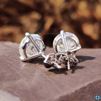 moissanite vs diamond