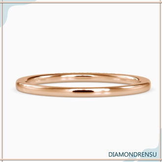 Half eternity wedding band in yellow gold with a 9 stone eternity ring.
