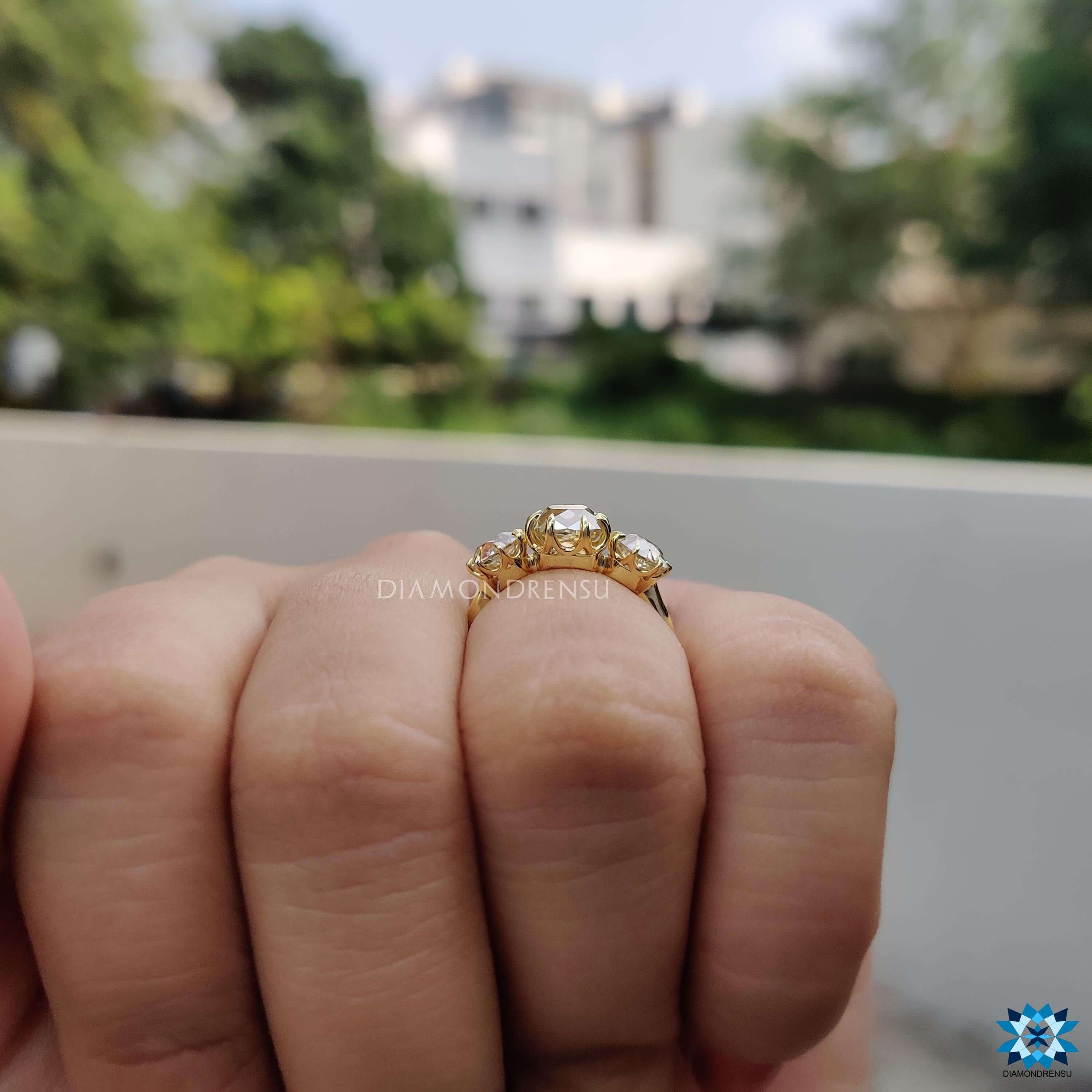 vintage style engagement rings - diamondrensu